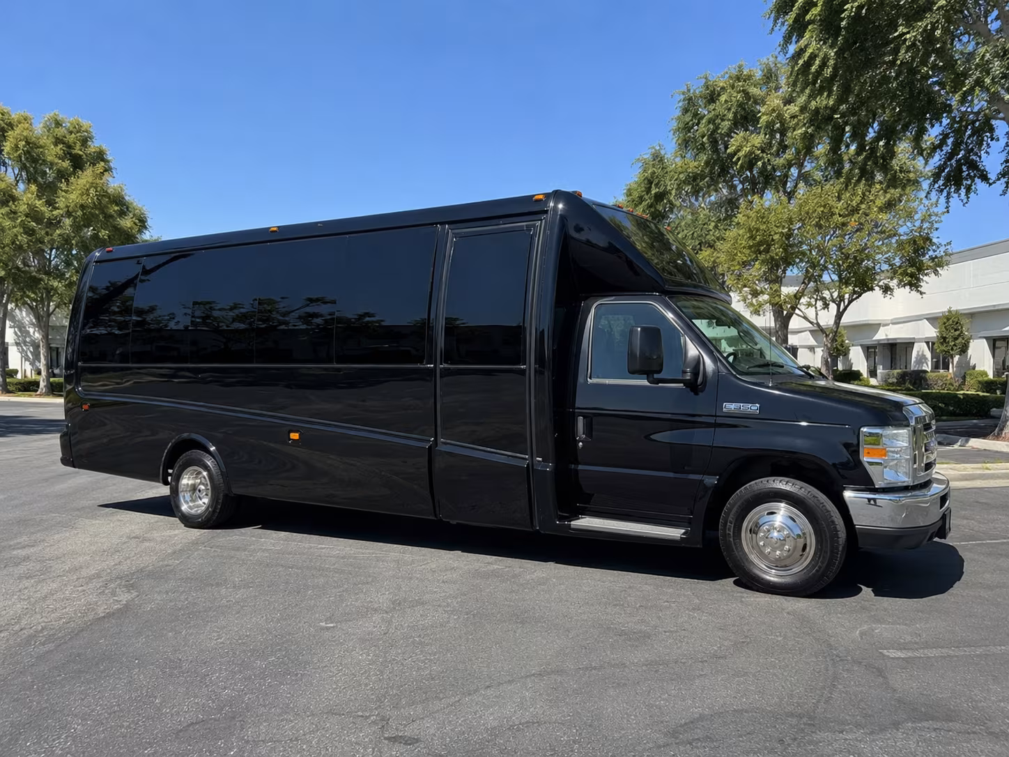 rent an elizabeth prom party bus or charter bus today